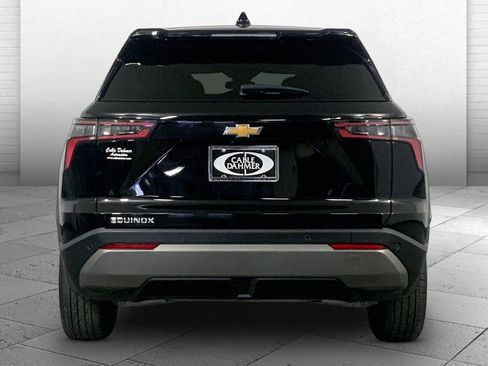Used 2025 Chevrolet Equinox LT FWD image 3