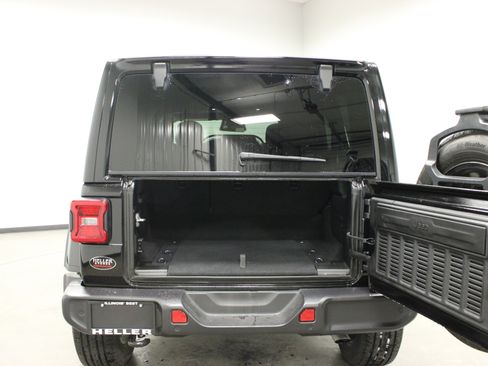 Used 2025 Jeep Wrangler Sahara w/ Safety Group image 13