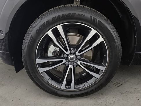 Used 2018 Volvo XC60 T5 Momentum w/ Convenience Package AWD/4WD image 9