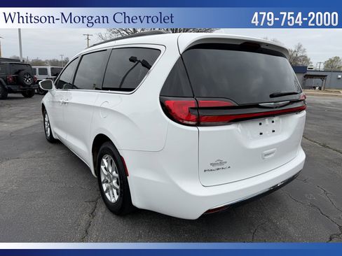 Used 2022 Chrysler Pacifica Touring-L image 7