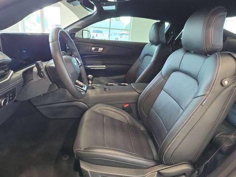 Used 2025 Ford Mustang GT Premium RWD image 14