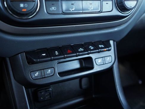 Used 2019 Chevrolet Colorado Z71 w/ Z71 Midnight Edition image 23