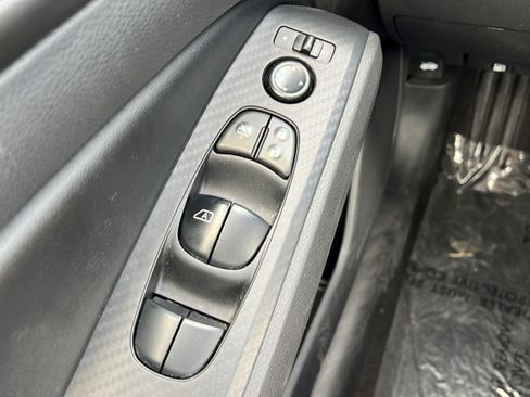 Used 2025 Nissan Altima 2.5 SV AWD/4WD image 18