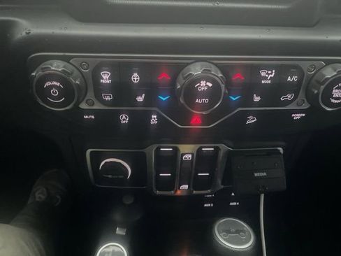 Used 2019 Jeep Wrangler Unlimited Sport S image 13