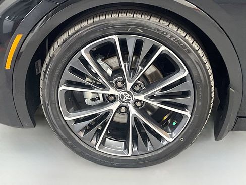 Used 2024 Toyota Prius XLE image 30