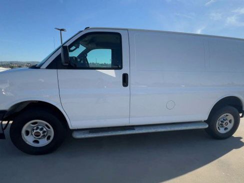 Used 2024 GMC Savana 2500 w/ Driver Convenience Package image 5