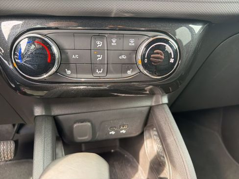 Used 2025 Chevrolet TrailBlazer ACTIV w/ Driver Confidence Package image 18