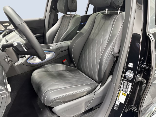 Used 2026 Mercedes-Benz Maybach GLS 600 4MATIC image 28