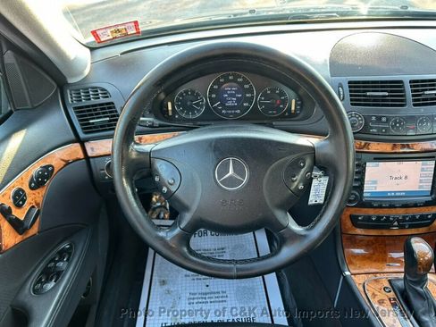 Used 2006 Mercedes-Benz E 320 CDI Sedan image 40