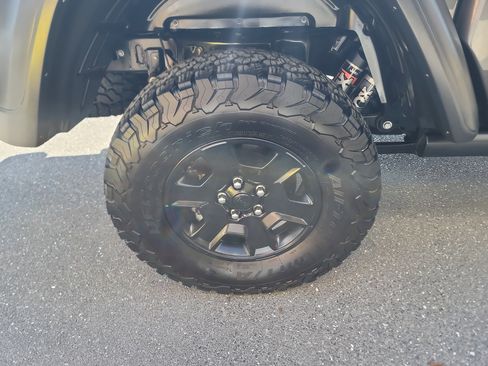 Used 2021 Jeep Gladiator Mojave image 15