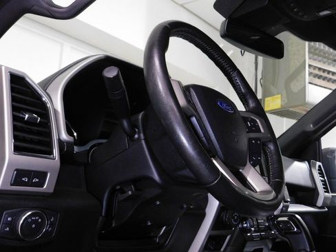 Used 2019 Ford F150 Lariat image 33