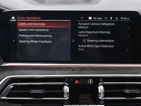 Used 2022 BMW X5 xDrive40i w/ M Sport Package AWD/4WD image 38