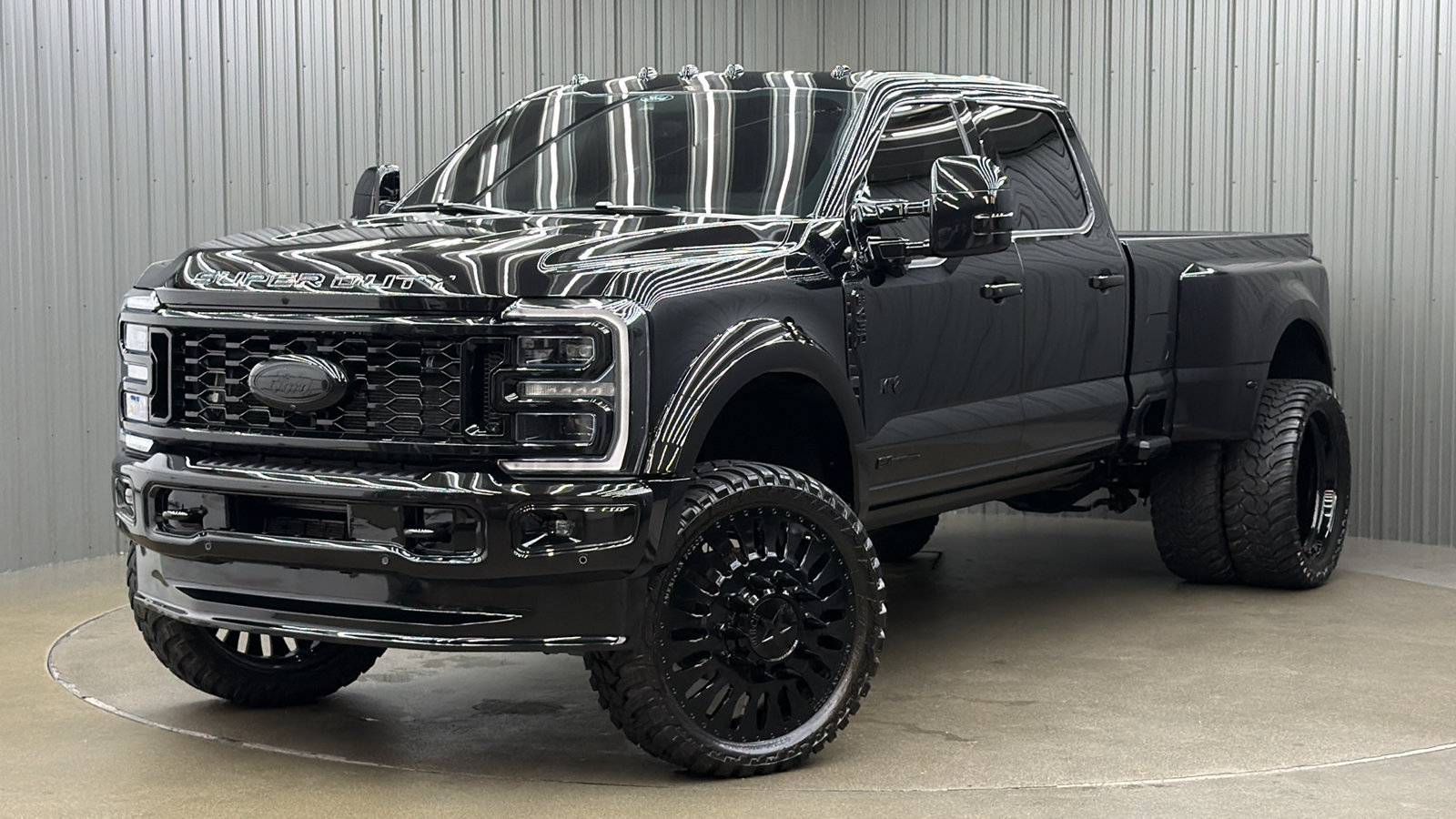 Used 2026 Ford F450 Platinum w/ FX4 Off-Road Package AWD/4WD image 1