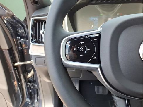 New 2026 Volvo XC90 B5 Plus w/ Protection Package Premier AWD/4WD image 20