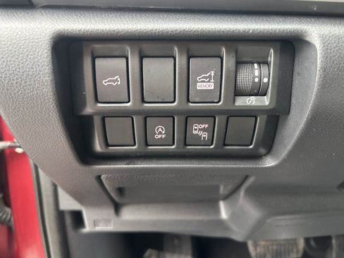 Used 2020 Subaru Forester Premium image 20