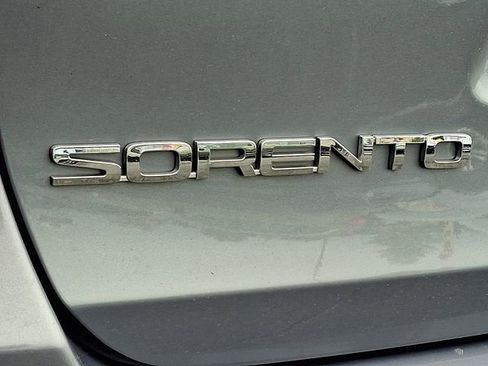 Used 2020 Kia Sorento LX image 30