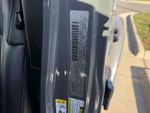 Certified 2019 Jeep Wrangler Unlimited Rubicon w/ Dual Top Group AWD/4WD image 36