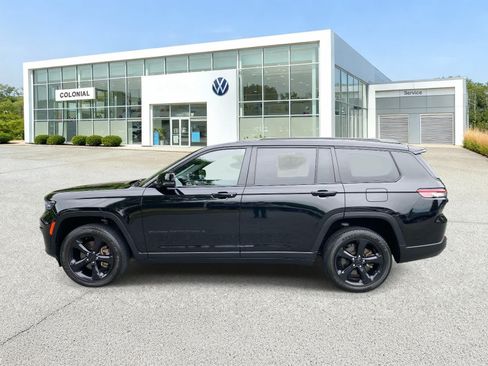Used 2023 Jeep Grand Cherokee L Laredo AWD/4WD image 2