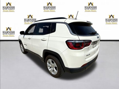 Used 2018 Jeep Compass Latitude w/ Popular Equipment Group AWD/4WD image 3