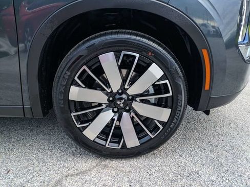 New 2026 Mitsubishi Outlander SE FWD image 11