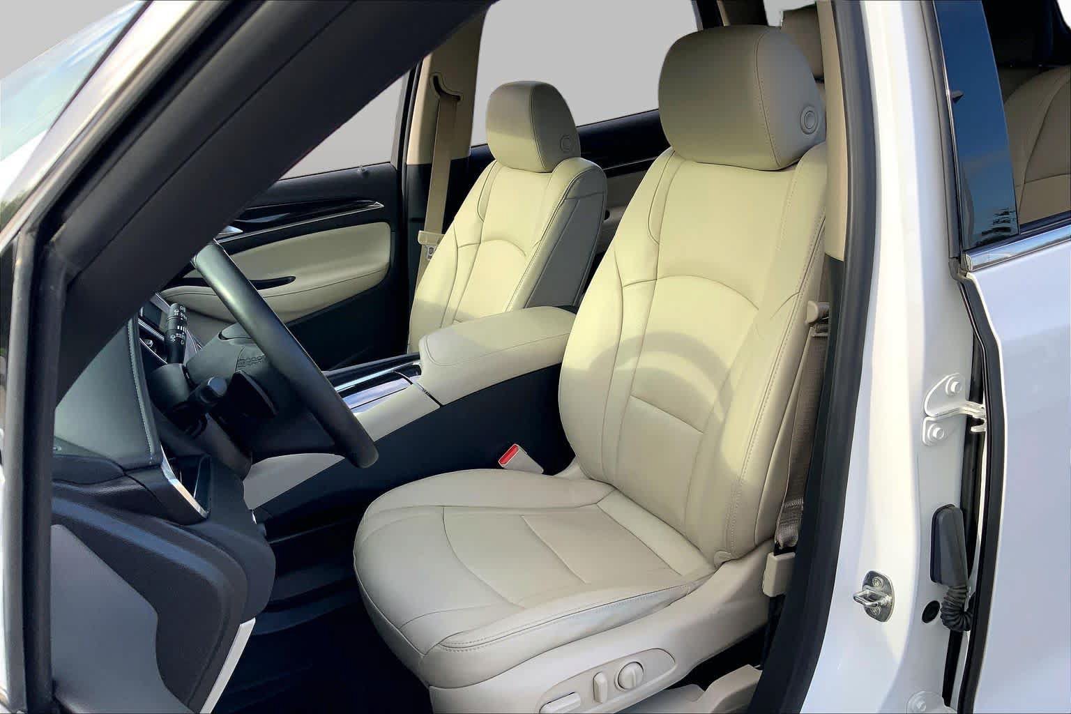 Used 2020 Buick Enclave Essence FWD image 7
