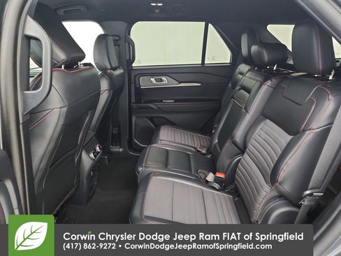 Used 2025 Ford Explorer ST-Line w/ ST-Line Street Pack AWD/4WD image 29
