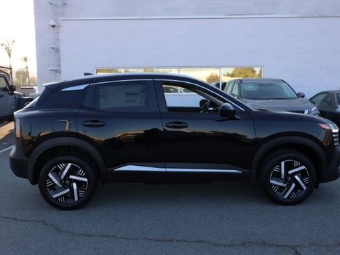 New 2026 Nissan Kicks SV image 3