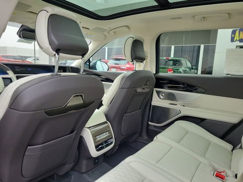 New 2026 Lincoln Nautilus Black Label image 15