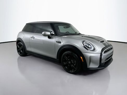 Used 2024 MINI Cooper SE image 3