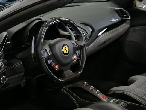 Used 2018 Ferrari 488 Spider image 28