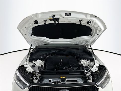 Certified 2025 Mercedes-Benz GLC 300 image 32