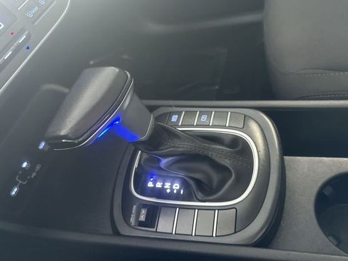 Used 2025 Hyundai Kona SEL FWD image 21