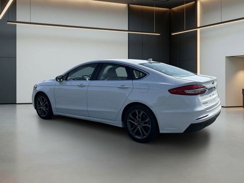 Used 2019 Ford Fusion SEL FWD image 3