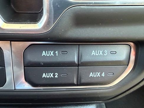 Used 2025 Jeep Gladiator Mojave w/ Dual Top Group AWD/4WD image 26