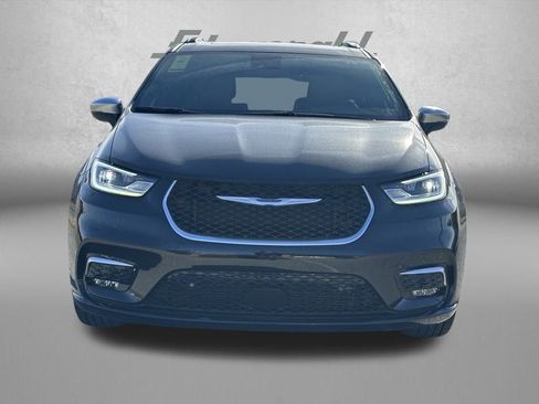 New 2026 Chrysler Pacifica Pinnacle image 3