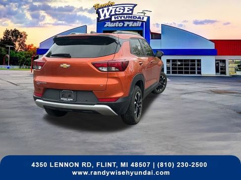 Used 2023 Chevrolet TrailBlazer LT w/ Convenience Package AWD/4WD image 6