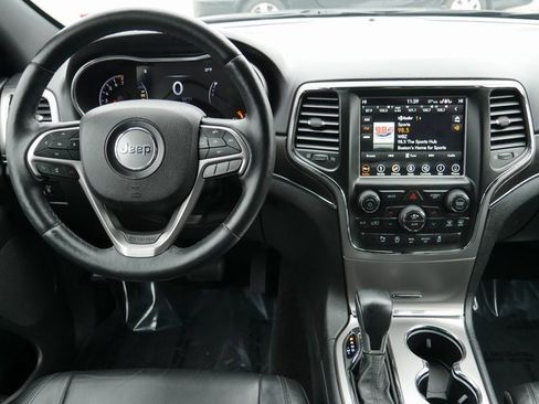Used 2018 Jeep Grand Cherokee Limited image 16