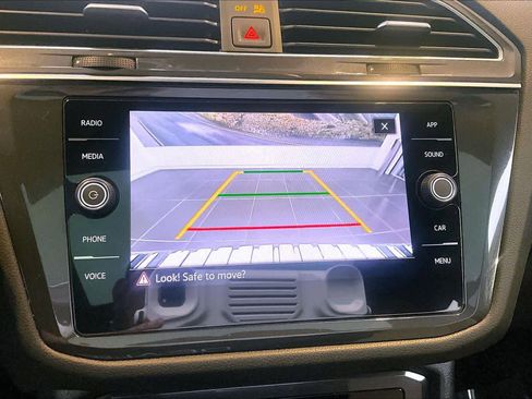 Used 2022 Volkswagen Tiguan SE image 29