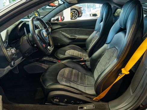 Certified 2018 Ferrari 488 GTB RWD image 10