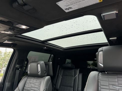 Used 2023 Cadillac Escalade Sport Platinum AWD/4WD image 29