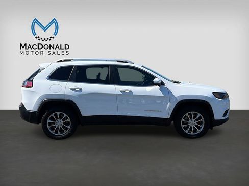 Used 2019 Jeep Cherokee Latitude Plus w/ Comfort/Convenience Group AWD/4WD image 7