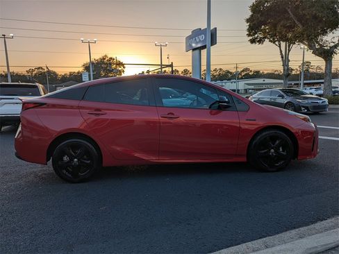 Used 2021 Toyota Prius XLE image 15
