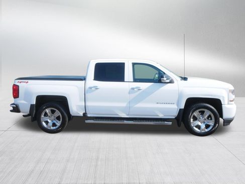 Used 2018 Chevrolet Silverado 1500 Custom w/ Custom Value Package AWD/4WD image 8