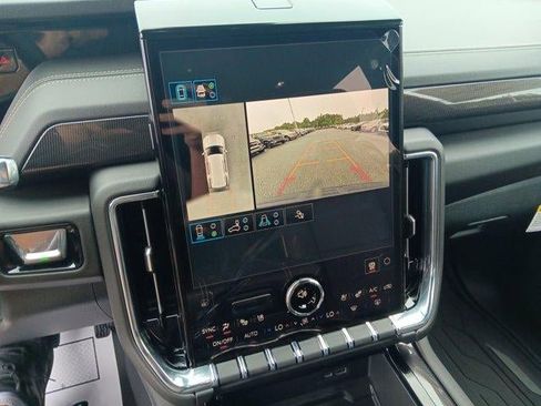 New 2026 GMC Yukon Elevation w/ Elevation Premium Package AWD/4WD image 11