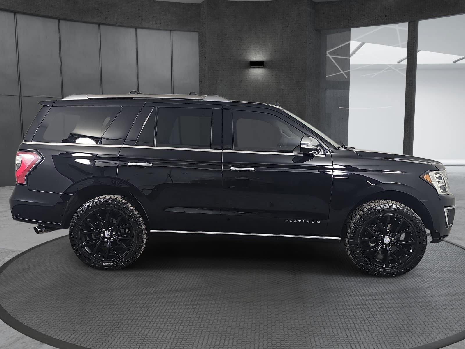 Used 2019 Ford Expedition Platinum AWD/4WD image 4