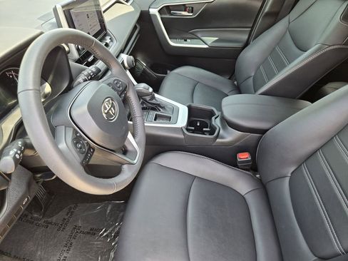 Used 2023 Toyota RAV4 XLE Premium FWD image 18