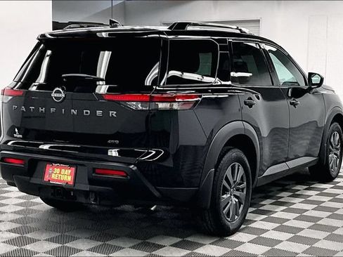 New 2026 Nissan Pathfinder SV w/ SV Premium Package AWD/4WD image 17
