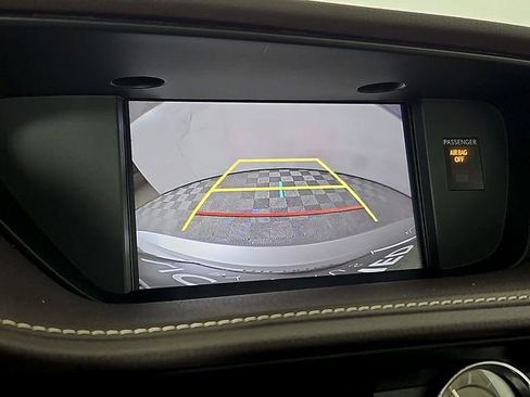 Used 2018 Lexus ES 350 w/ Luxury Package w/Wood Trim image 21