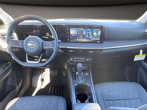 New 2026 Nissan Kicks SV w/ SV Premium Package image 5