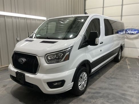Used 2023 Ford Transit 350 XLT image 3
